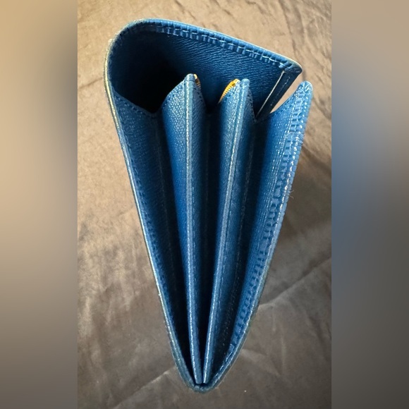 LV EPI Blue Leather Bifold Wallet - Picture 10 of 16